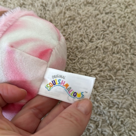 Squishmallow macaroon - Picture 2 of 2